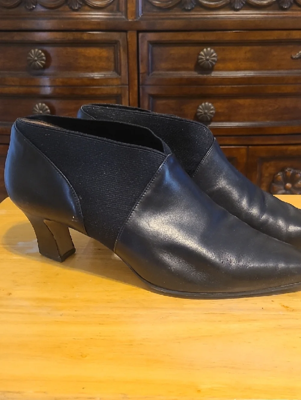 Vintage Nine West Women's Black Low Heel Slip-On Shootie/bottie